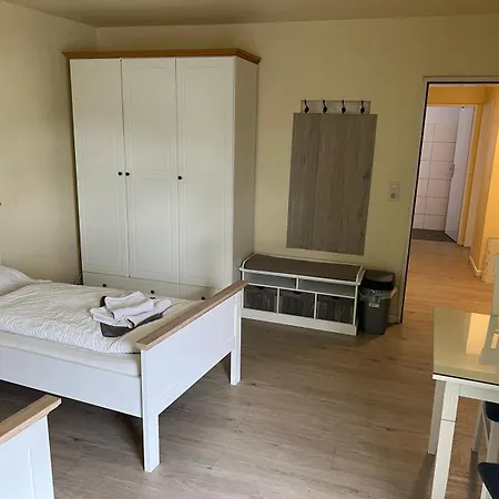 Mit 4 Betten - Balkon - Kueche Apartment Fuldabruck