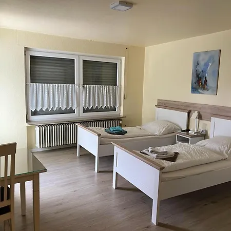 Mit 4 Betten - Balkon - Kueche * Fuldabruck