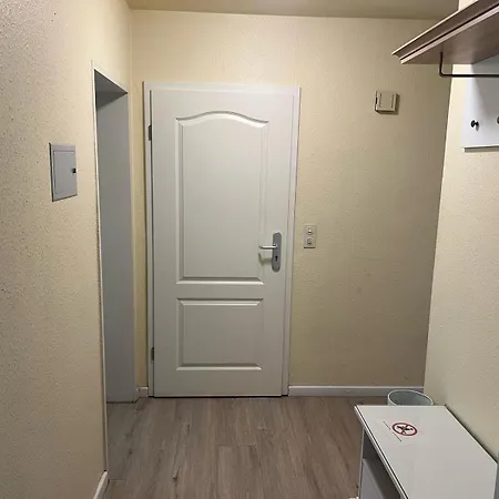 Mit 4 Betten - Balkon - Kueche Apartment