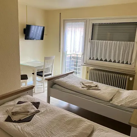 Mit 4 Betten - Balkon - Kueche Apartment Fuldabruck