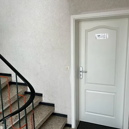 Mit 4 Betten - Balkon - Kueche Fuldabruck