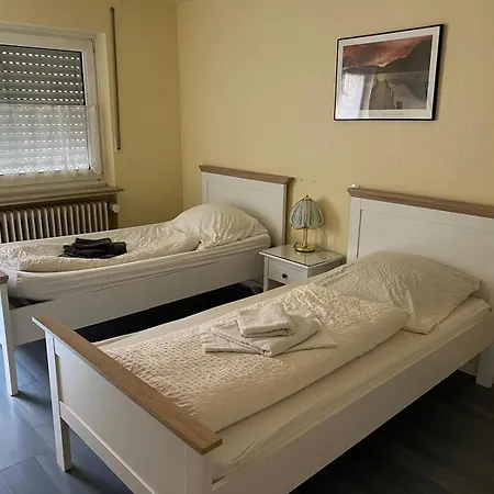 Mit 4 Betten - Balkon - Kueche