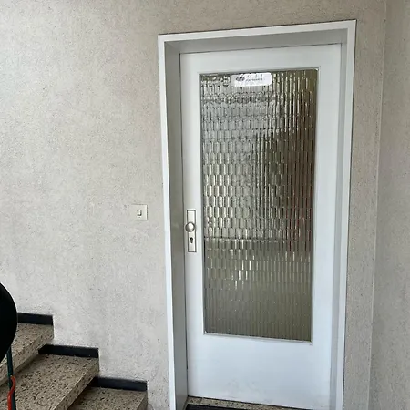 Mit 4 Betten - Balkon - Kueche Appartement Fuldabruck