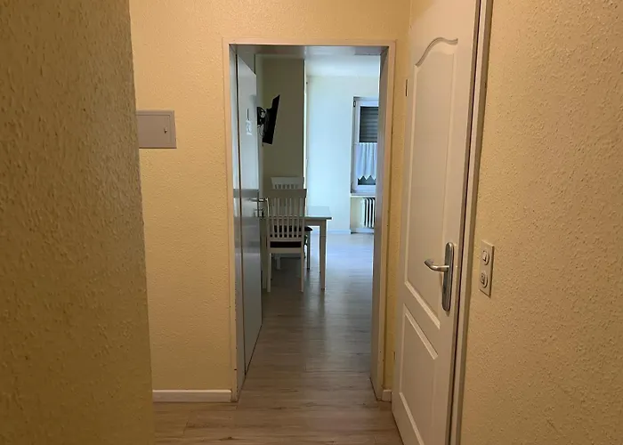 Mit 4 Betten - Balkon - Kueche