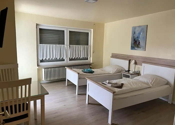 Mit 4 Betten - Balkon - Kueche * Fuldabruck