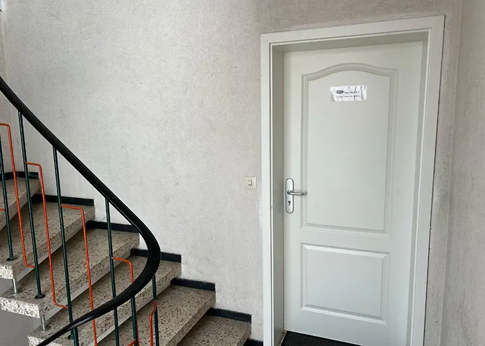 Mit 4 Betten - Balkon - Kueche Fuldabruck