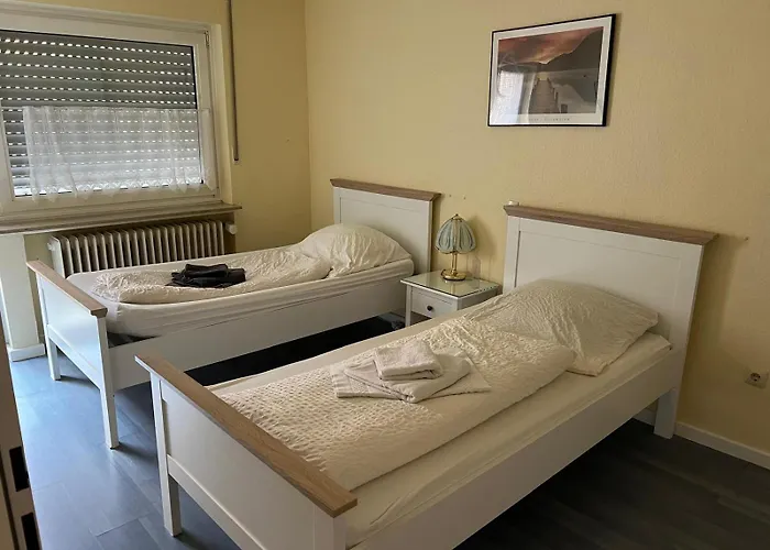 Mit 4 Betten - Balkon - Kueche